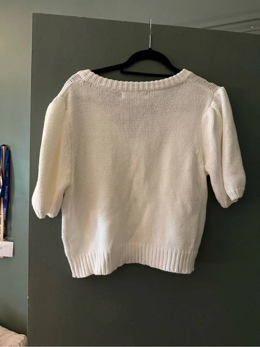 Stitch And Feather lightweight neck